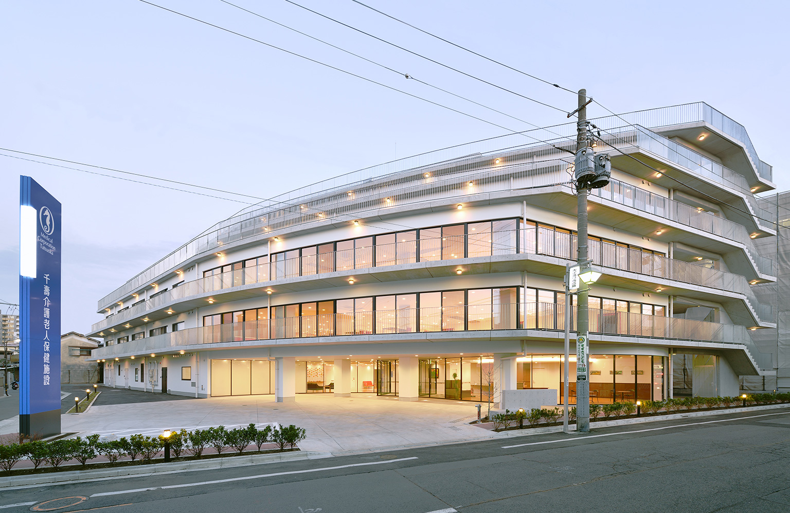 洋書◇ヘルスケアスペース写真集 本 医療 介護 建物 建物 設計 洋書